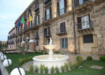 Cobas Codir “Potenziare gli uffici della Regione Siciliana riclassificando il personale esistente”