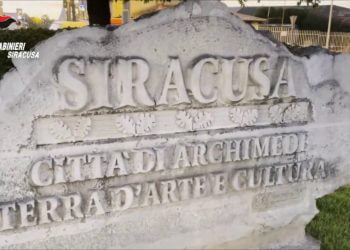 Intimidazioni a titolare agenzia funebre, 5 arresti nel siracusano