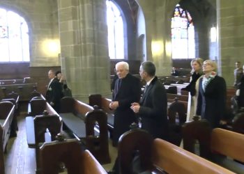Mattarella visita la Cattedrale di Berna