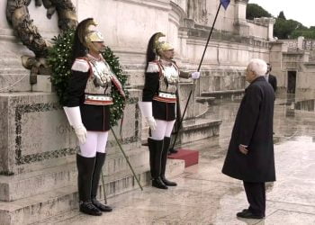 4 novembre, Mattarella rende omaggio al Milite Ignoto