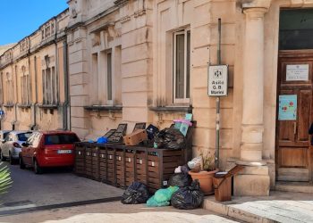 Ragusa Ibla, esposto di Comibleo su rifiuti ristorazione
