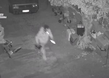 Furti di catalizzatori scarico auto, 5 misure cautelari nel messinese