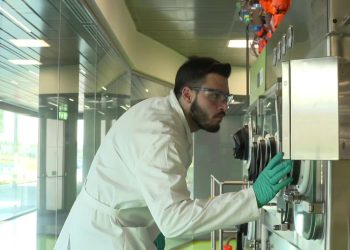 Industria chimica investe 2% fatturato in salute, sicurezza e ambiente