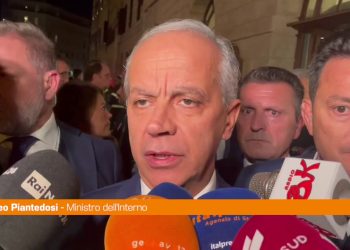 Migranti, Piantedosi “Ci stiamo comportando con umanità e fermezza”