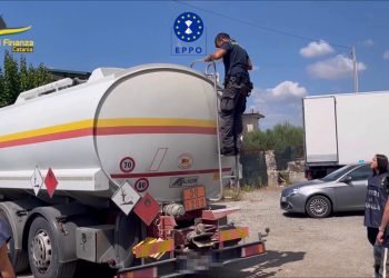 Truffa sui carburanti, 13 indagati e sequestro beni per 25 milioni