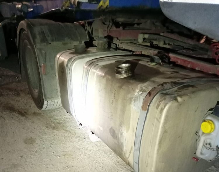 Catania, sventato furto in un deposito per mezzi pesanti