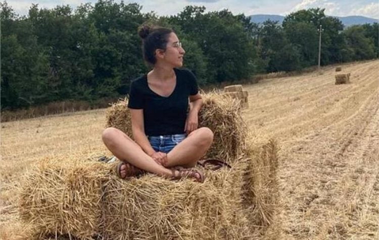 Veterinaria muore schiacciata da un bovino: Chiara Santoli aveva 25 anni