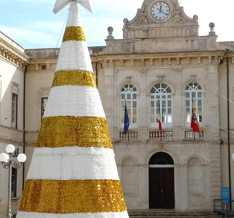 Natale sul mare a Pozzallo: la città si veste a festa