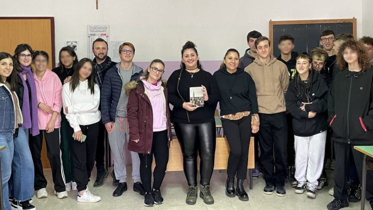 Disturbo Borderline di personalità, la storia di Nicole a scuola: mi sentivo sola, incompresa