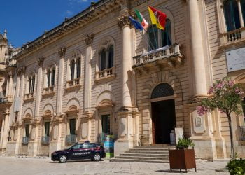 Scicli, furto in una scuola: denunciati sciclitani