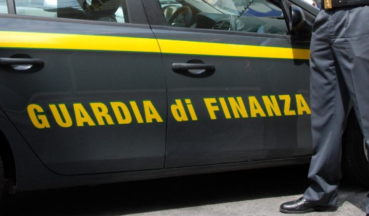 Gdf Modica, truffa bonus edilizi: 7 indagati