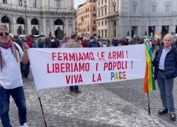 Ucraina, a Roma il corteo per la pace. Le immagini