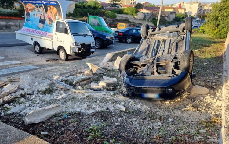 Modica, 3 incidenti in sole 8 ore in via Peppino Impastato FOTO