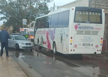 Incidente a Vittoria, tamponamento con feriti: traffico bloccato