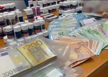 I Nas sequestrano migliaia di anabolizzanti e stupefacenti