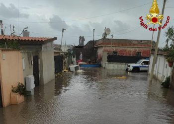 Terribile ondata di maltempo in Italia, allerta rossa in Abruzzo e Sardegna, arancione in Sicilia