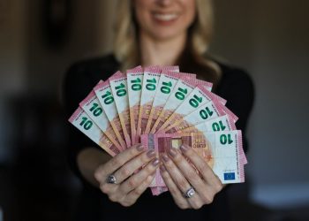 In Sicilia parte il Microcredito di libertà fino a 50 mila euro per le donne vittime di violenza