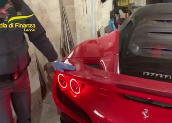 Riciclaggio, 8 arresti e sequestro di beni per 133 milioni a Lecce