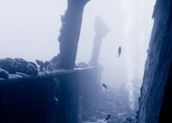 Scoperta una nave misteriosa a più di 400 metri sotto la superficie di un lago