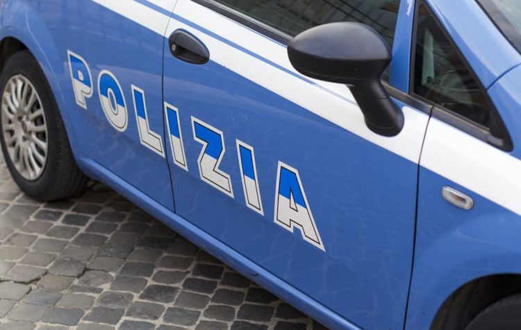 Rubano scala professionale: due persone arrestate a Vittoria