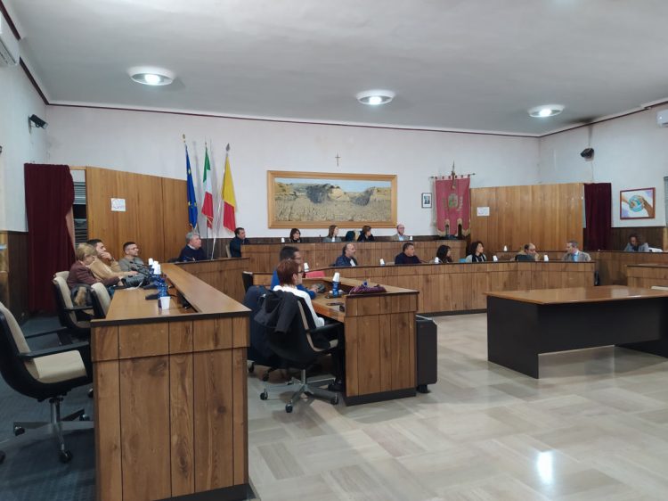 Scicli, ampliamento del cimitero e potenziamento dei servizi essenziali