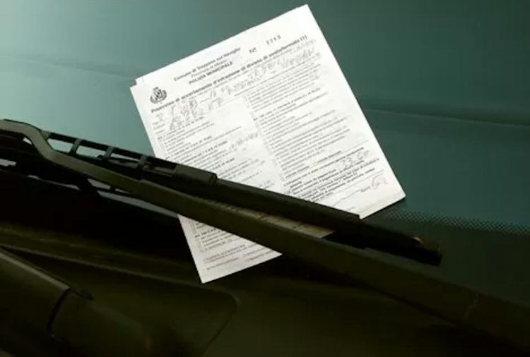 Stralcio cartelle esattoriali fino a 1000 euro anche per multe e bollo auto non pagato