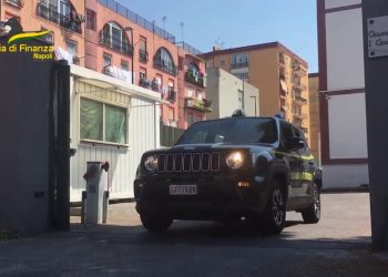 Contrabbando di sigarette nel napoletano, sette misure cautelari
