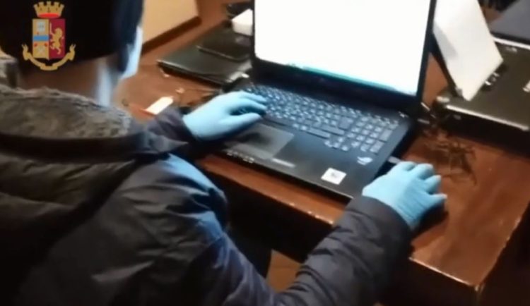 Frode informatica milionaria a istituto di credito, 35 denunciati