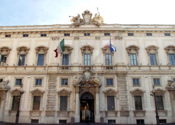 Covid, la Corte costituzionale salva l’obbligo vaccinale