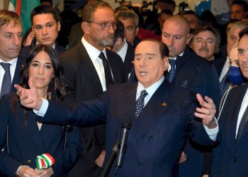 Governo, Berlusconi “Base stabile, spero possa migliorare il Paese”