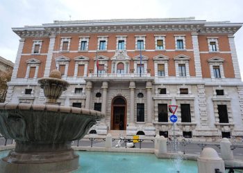 Pil, Bankitalia rivede stime al rialzo ma pesa lo scenario energetico