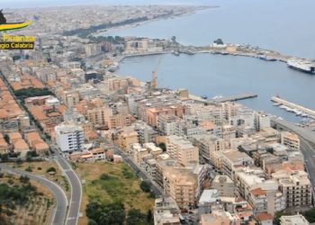 In auto da Reggio Calabria verso la Sicilia con 6 kg cocaina, arrestato