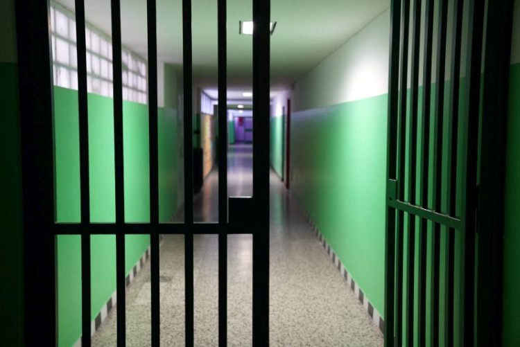 Evasione dal carcere di Milano, si costituisce uno dei 5 ancora in fuga