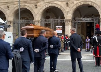 A Roma l’ultimo saluto a Frattini e l’omaggio della politica