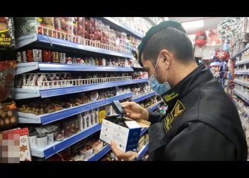 Sequestrati 30 mln di luminarie e addobbi natalizi, 9 denunce a Roma
