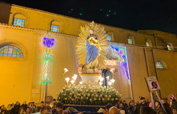 Festa Immacolata a Ragusa, tanti fedeli alla processione