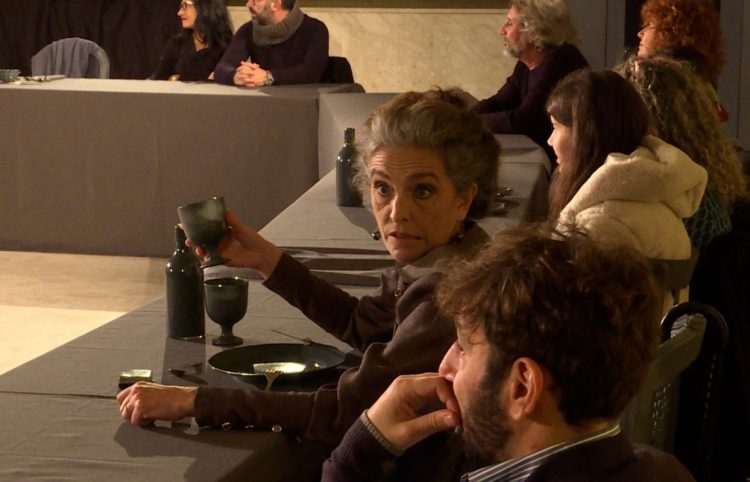 Teatro, il “Lungo pranzo di Natale” nel Castello di Leucatia