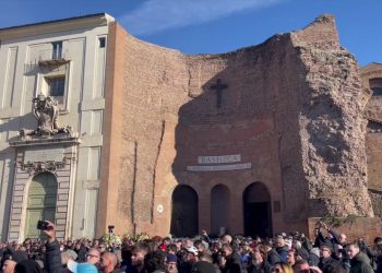 “Sinisa uno di noi”, in migliaia per l’ultimo saluto a Mihajlovic