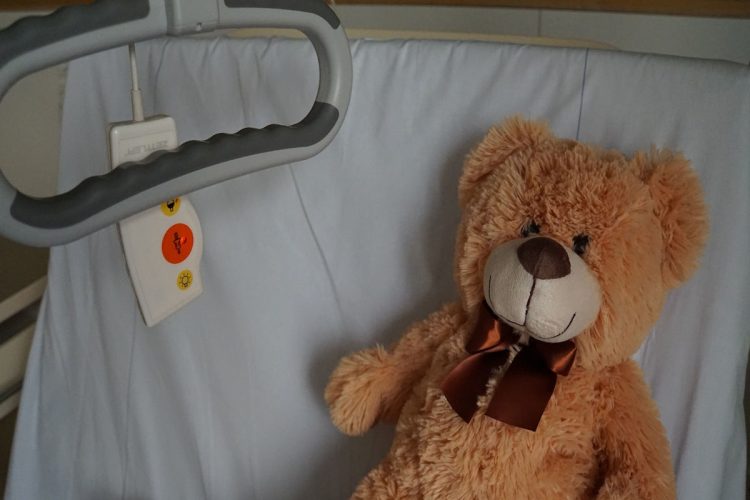 Bimbo di un anno e mezzo morto soffocato da un boccone