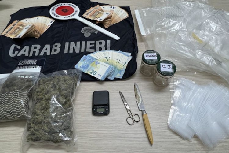 Ragusa, arrestato 17enne per spaccio di droga