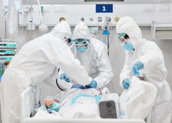 Covid Ragusa, positivi in lieve calo ma sopra quota mille