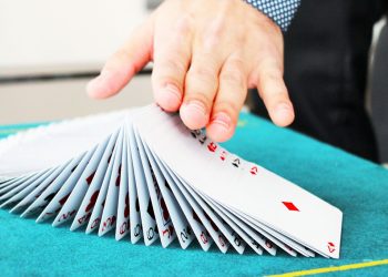 Scoperta una bisca clandestina a Ragusa: sequestrati 34 mila euro