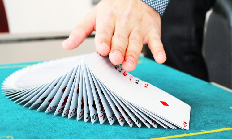 Scoperta una bisca clandestina a Ragusa: sequestrati 34 mila euro