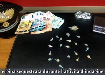 Droga “in offerta” 3×2, sgominata organizzazione nel Catanese