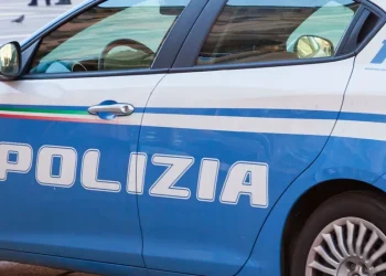 Palermo, tenta di uccidere gli zii affidatari: arrestata