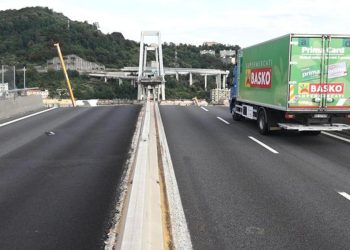 Ponte Genova, autista camion: ho visto auto volare giù