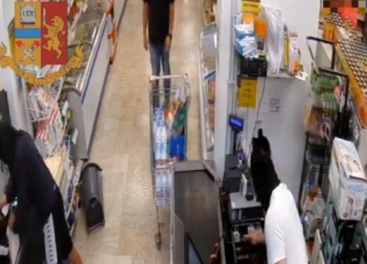 Rapine violente a Palermo, pistola alla tempia: 3 arresti