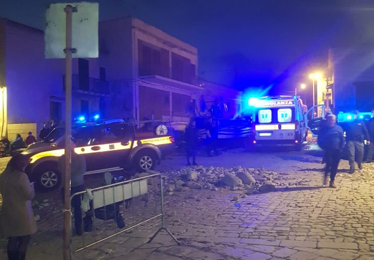 Scicli, sbarco migranti sulla spiaggia di Sampieri