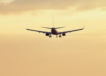 Schifani: denunceremo a Antitrust il caro voli in Sicilia