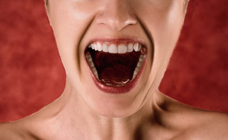 Sindrome della bocca urente: cos'è, rimedi e cura
